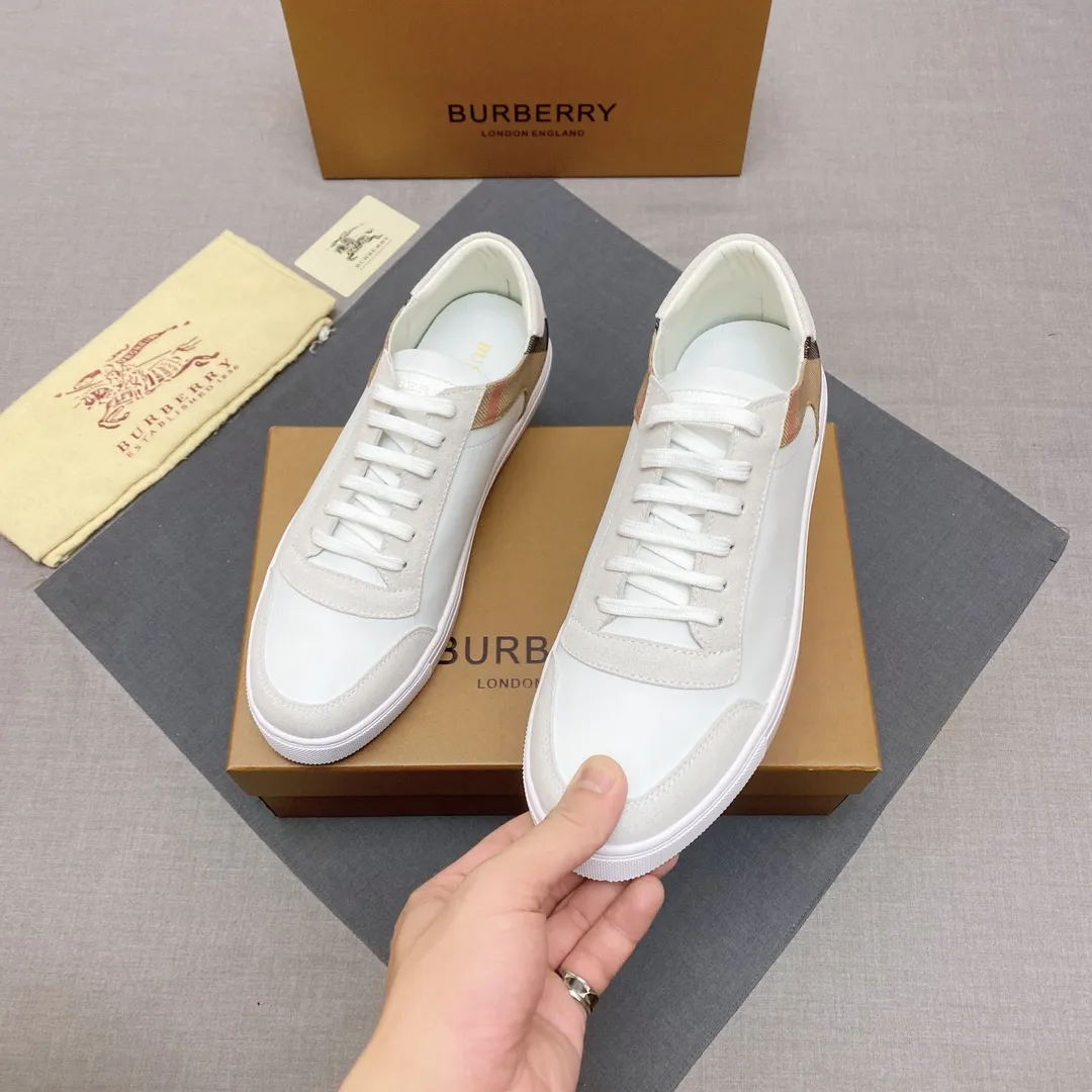 p400 【Burberry】Burberry’s new men’s casual shoes! Classic striped cloth paired with imported first-layer silk calfskin and high-mercerized nubuck leather. Real sheepskin lining is very comfortable. Original outsole. Two-color selection, details determine quality. Welcome to compare. Size: 38-44 No. 068